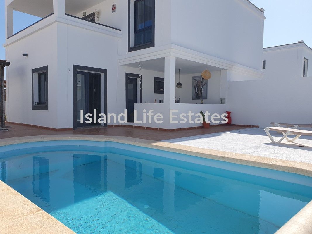 Stunning semi detached 2 bedroom villa with pool