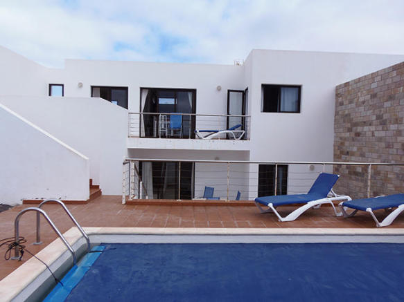 Luxury modern villa only one minute from the sea