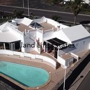 Luxury detached 4 bed villa on quality gated frontline development