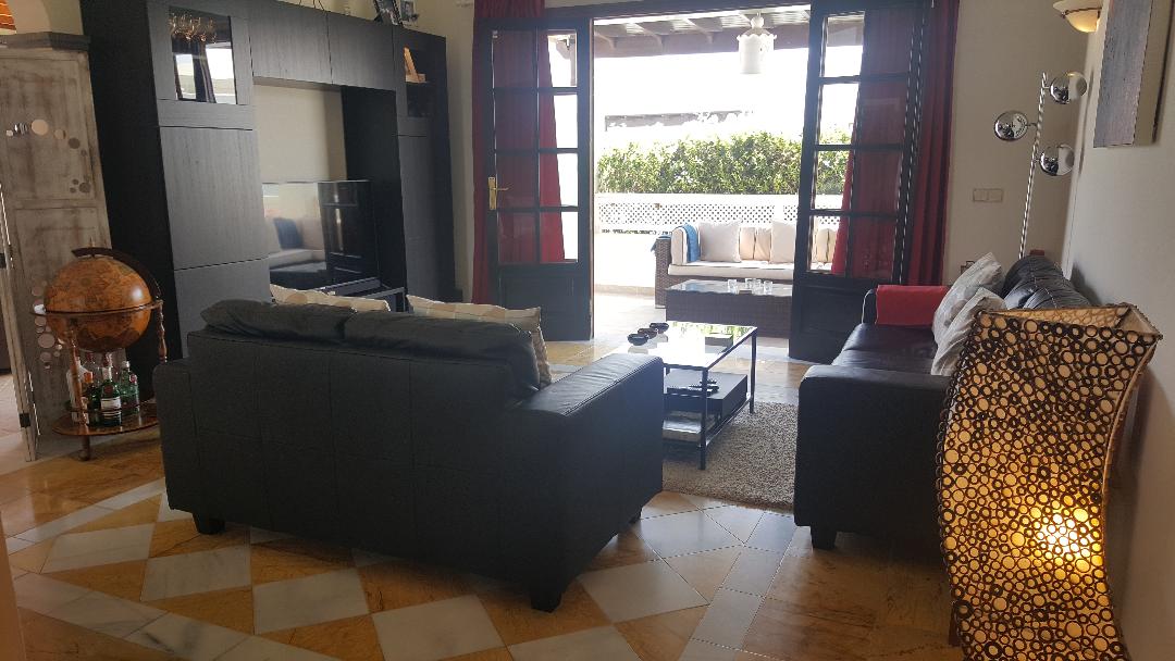 Showhouse condition spacious  2 bedroom detached villa in Faro Park only a minute from the sea